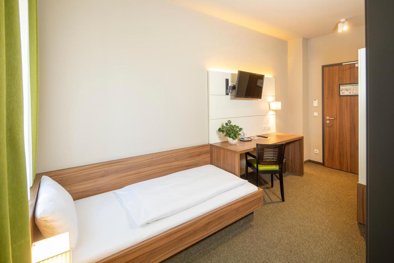 Joesepp's Am Hallhof 3* Мемминген